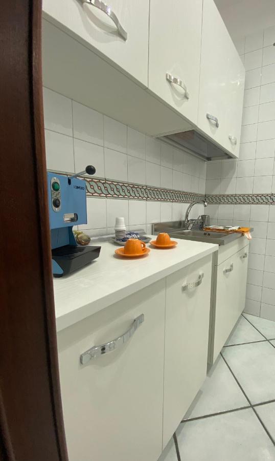 Casa Vacanza La Spagnola Наполи Екстериор снимка