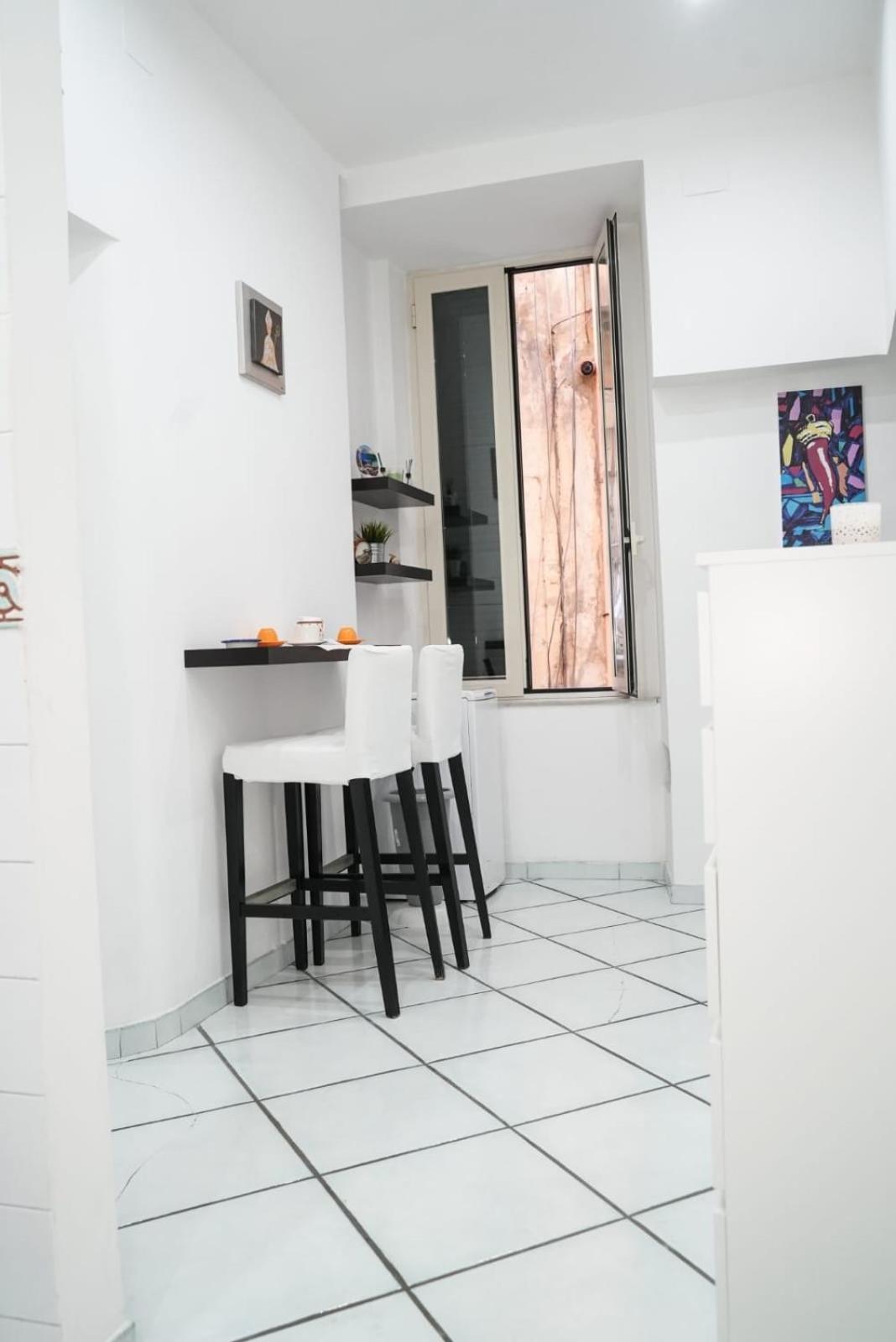 Casa Vacanza La Spagnola Наполи Екстериор снимка